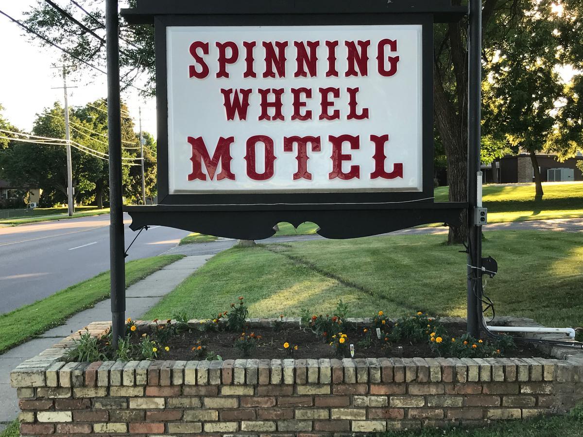 Spinning Wheel Motel バラブー エクステリア 写真